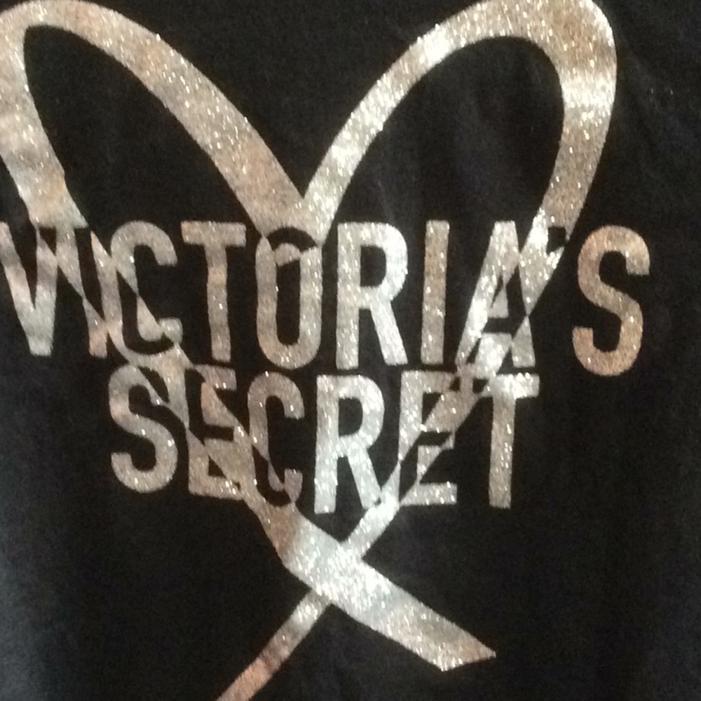💕💕 new Victoria’s Secret black legging tee Sz L